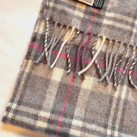 Scarf Blarney Country Heritage Woolen Mills Ireland Merino Wool Plaid Gray Pink - Picture 3 of 4